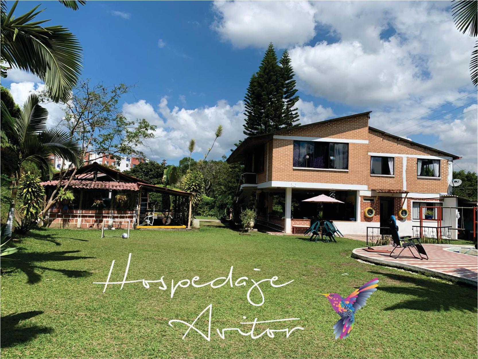 Hospedaje Avitor Guest House Pereira Exterior photo